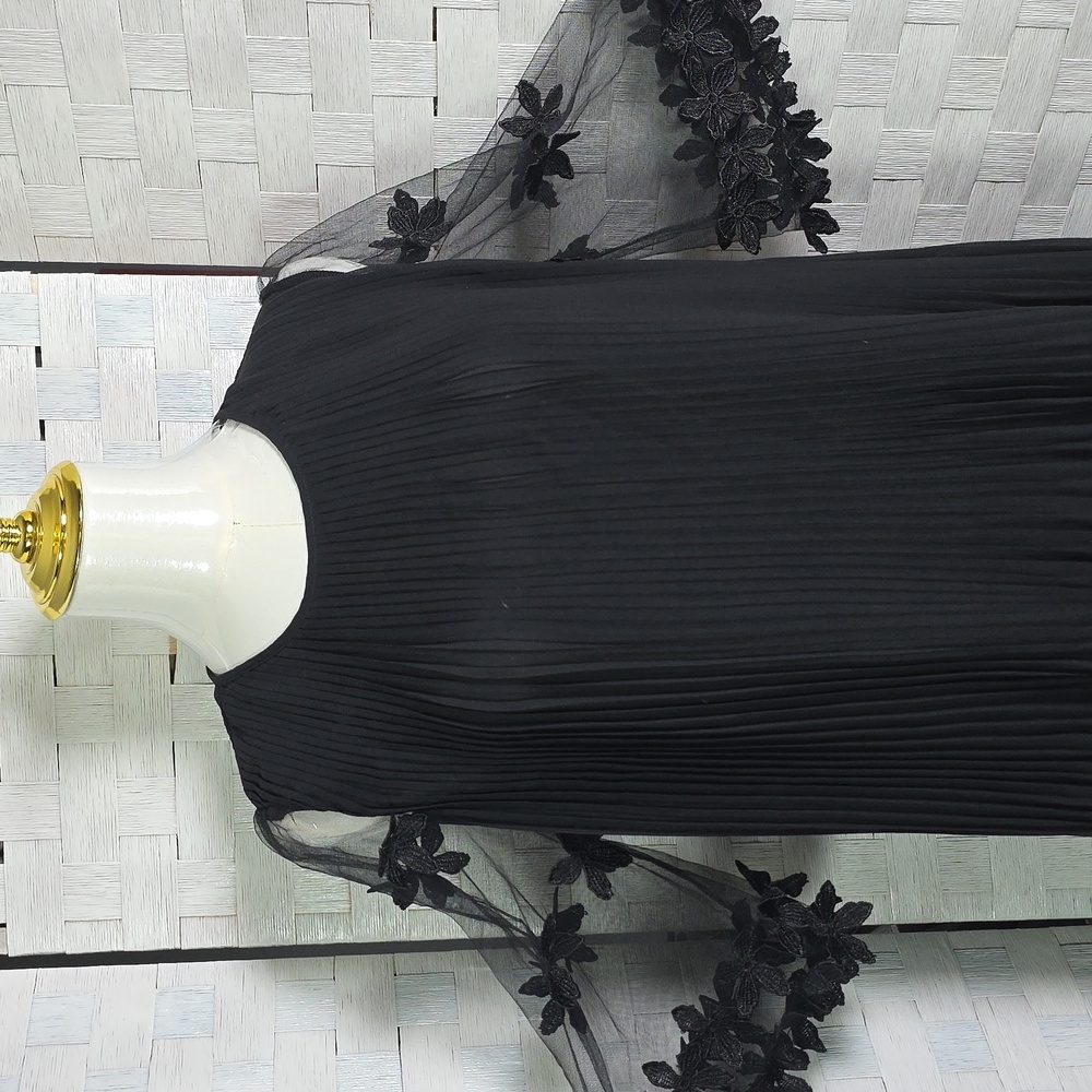 Forever 21 Dress - Picture 3 of 9